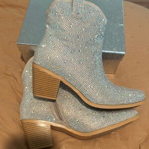 Sparkle boots size 8 - wore for 2 hours inside !